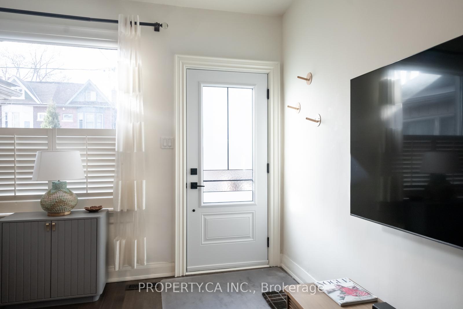 Photo 5 of 819 Carlaw Avenue, Toronto, Playter Estates-Danforth — HOMEH