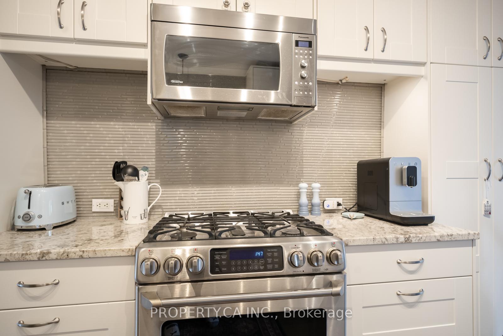 Photo 14 of 819 Carlaw Avenue, Toronto, Playter Estates-Danforth — HOMEH