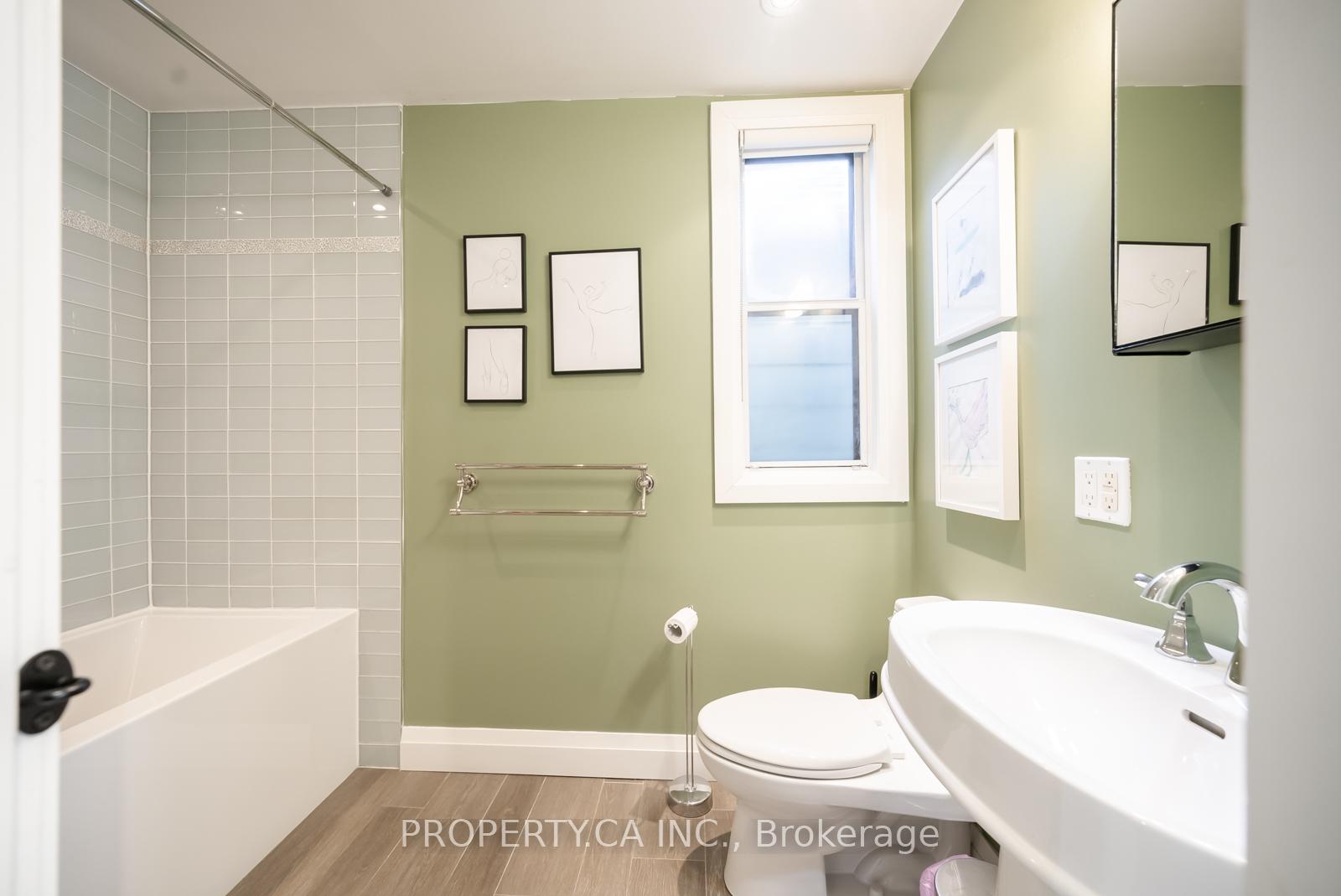 Photo 23 of 819 Carlaw Avenue, Toronto, Playter Estates-Danforth — HOMEH