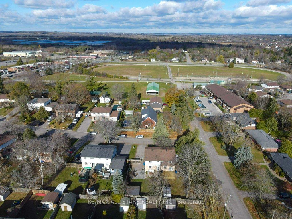 Photo 78 of 418 Kenny Court, Scugog, Port Perry — HOMEH