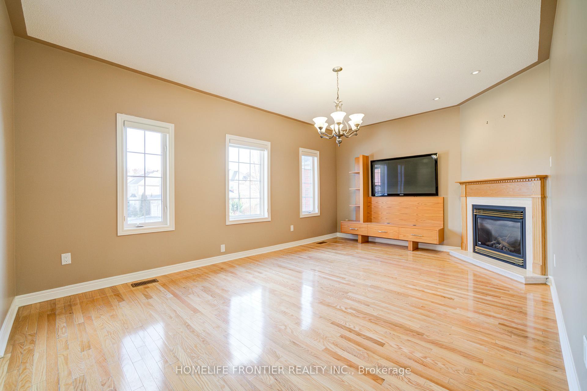 Photo 1 of 70 Sandwood Drive, Vaughan, Patterson — HOMEH