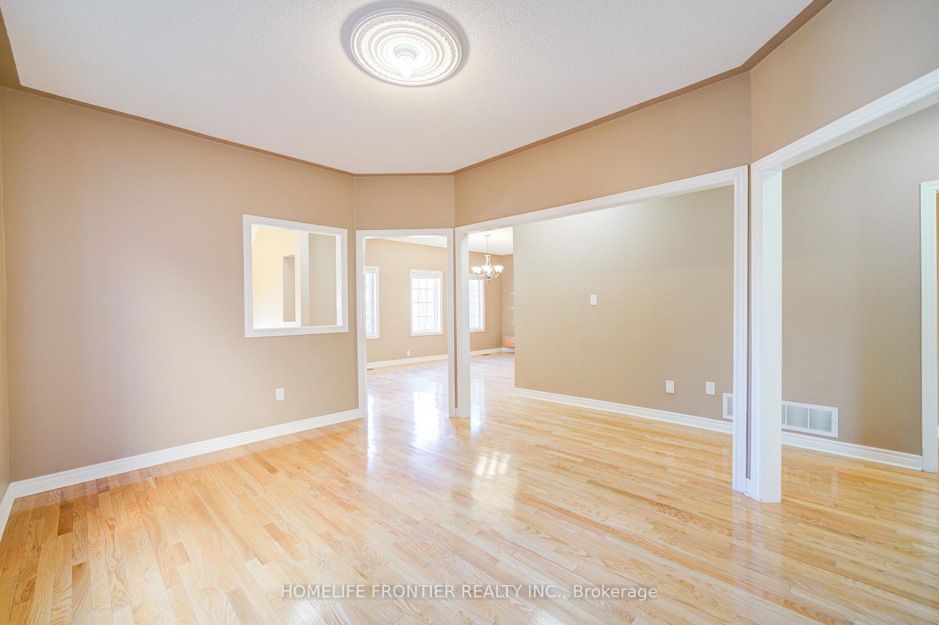 Photo 9 of 70 Sandwood Drive, Vaughan, Patterson — HOMEH