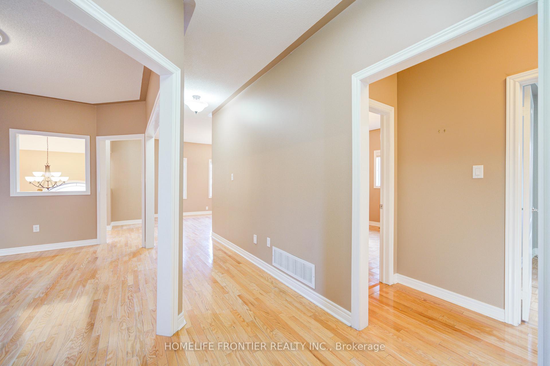 Photo 10 of 70 Sandwood Drive, Vaughan, Patterson — HOMEH