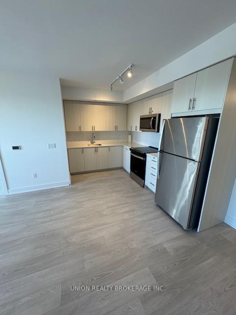 Photo 6 of Unit 708, 2545 Simcoe Street N, Oshawa, Windfields — HOMEH