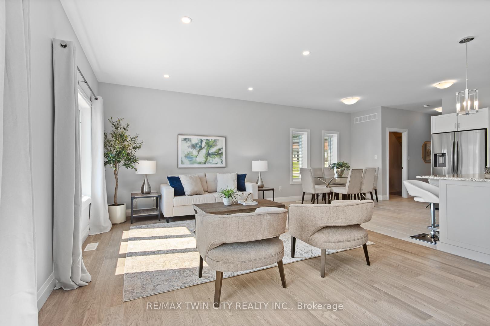Photo 9 of 900 Chapel Hill Court, Kitchener — HOMEH
