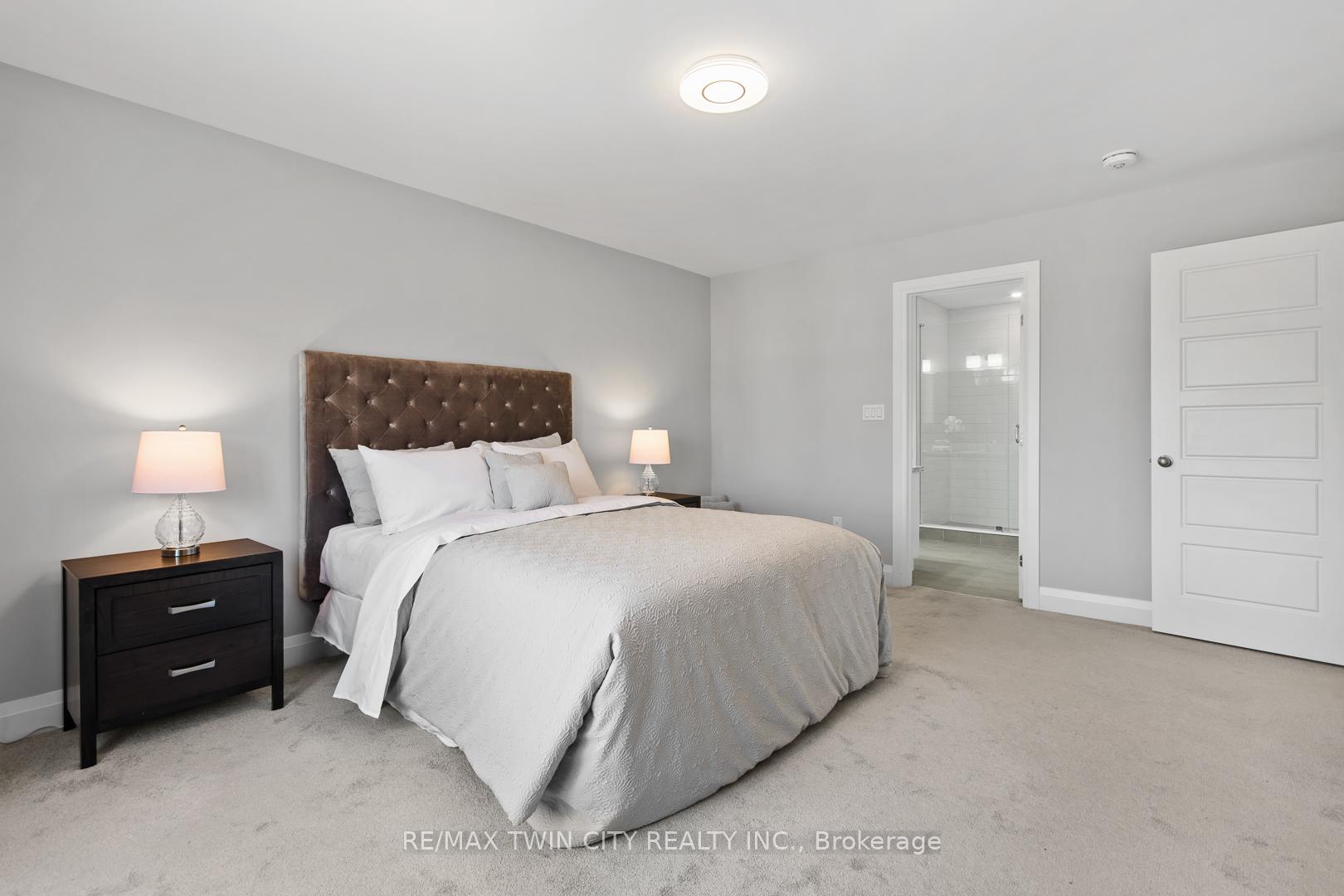 Photo 17 of 900 Chapel Hill Court, Kitchener — HOMEH