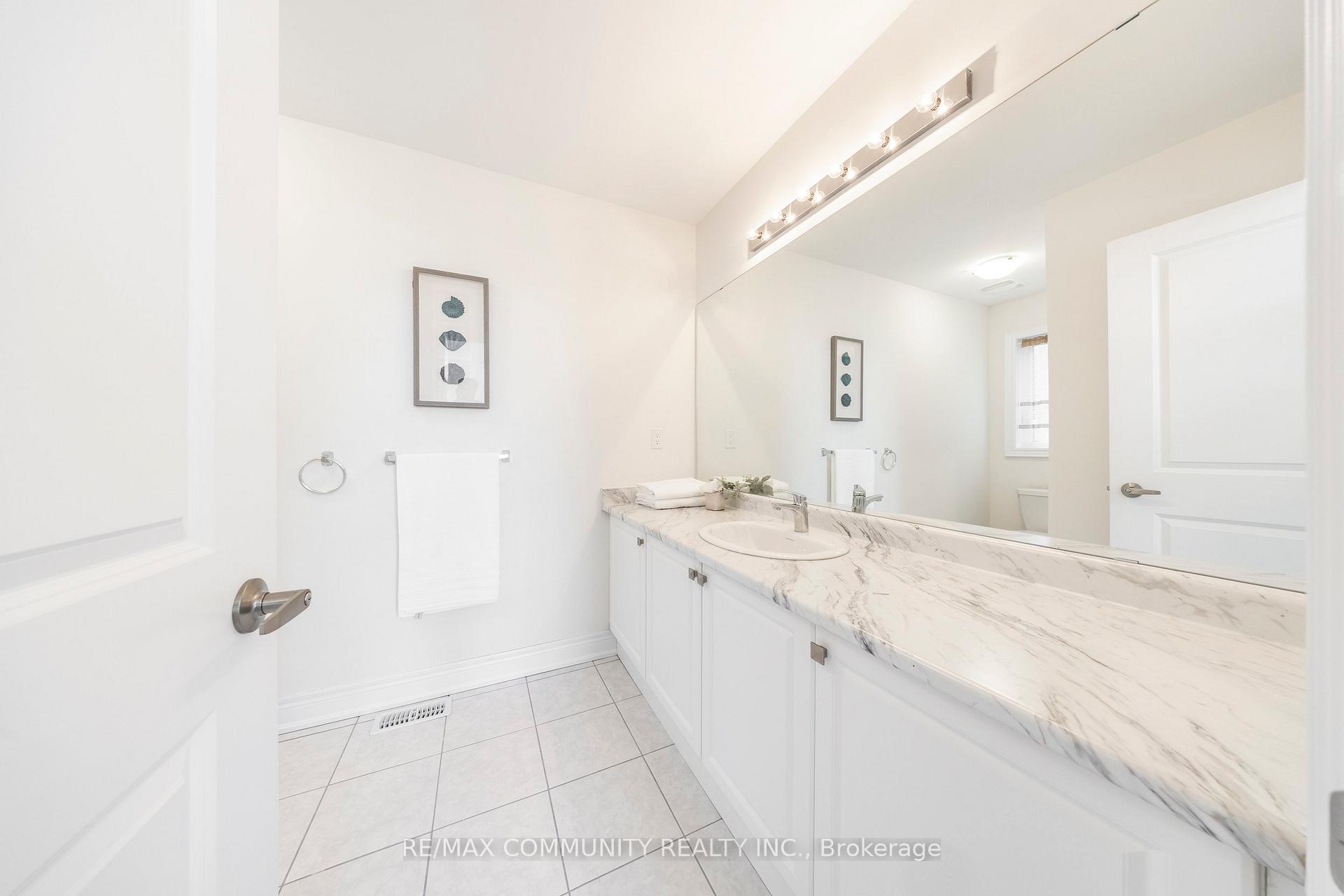 Photo 47 of 54 Wamsley Crescent, Clarington, Newcastle — HOMEH