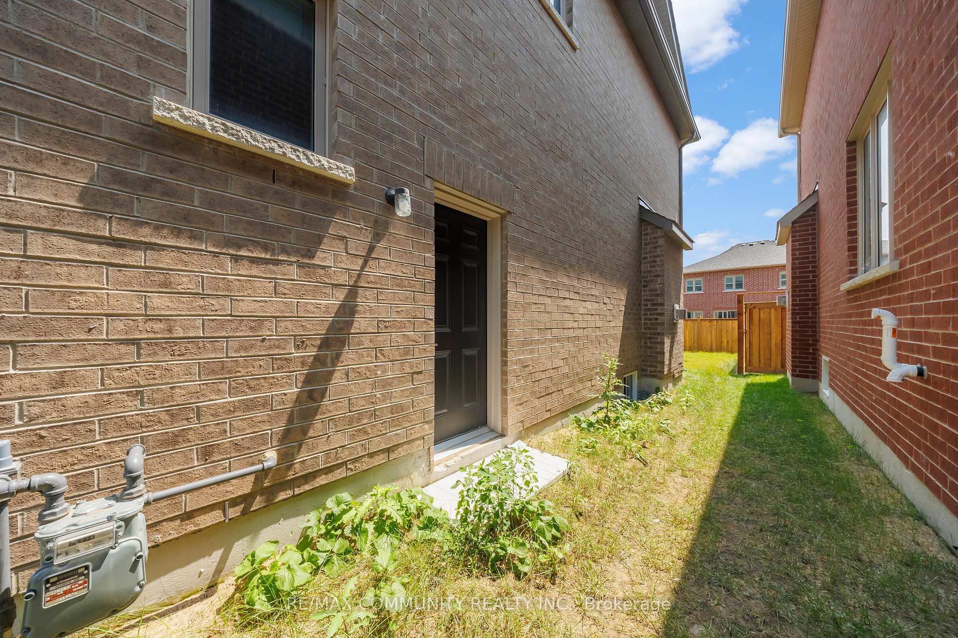 Photo 58 of 54 Wamsley Crescent, Clarington, Newcastle — HOMEH
