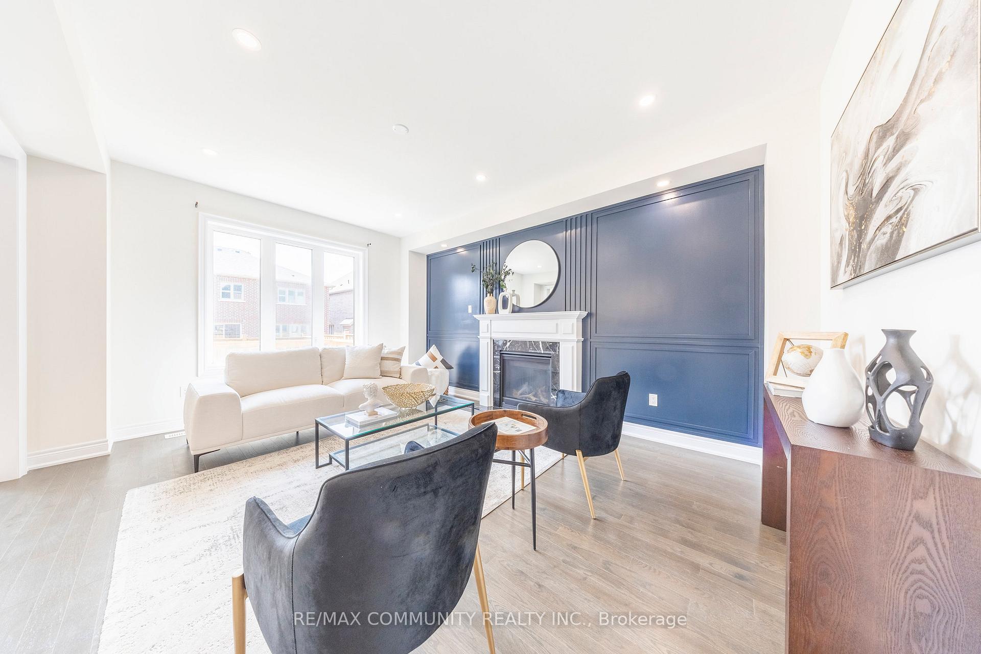 Photo 12 of 54 Wamsley Crescent, Clarington, Newcastle — HOMEH