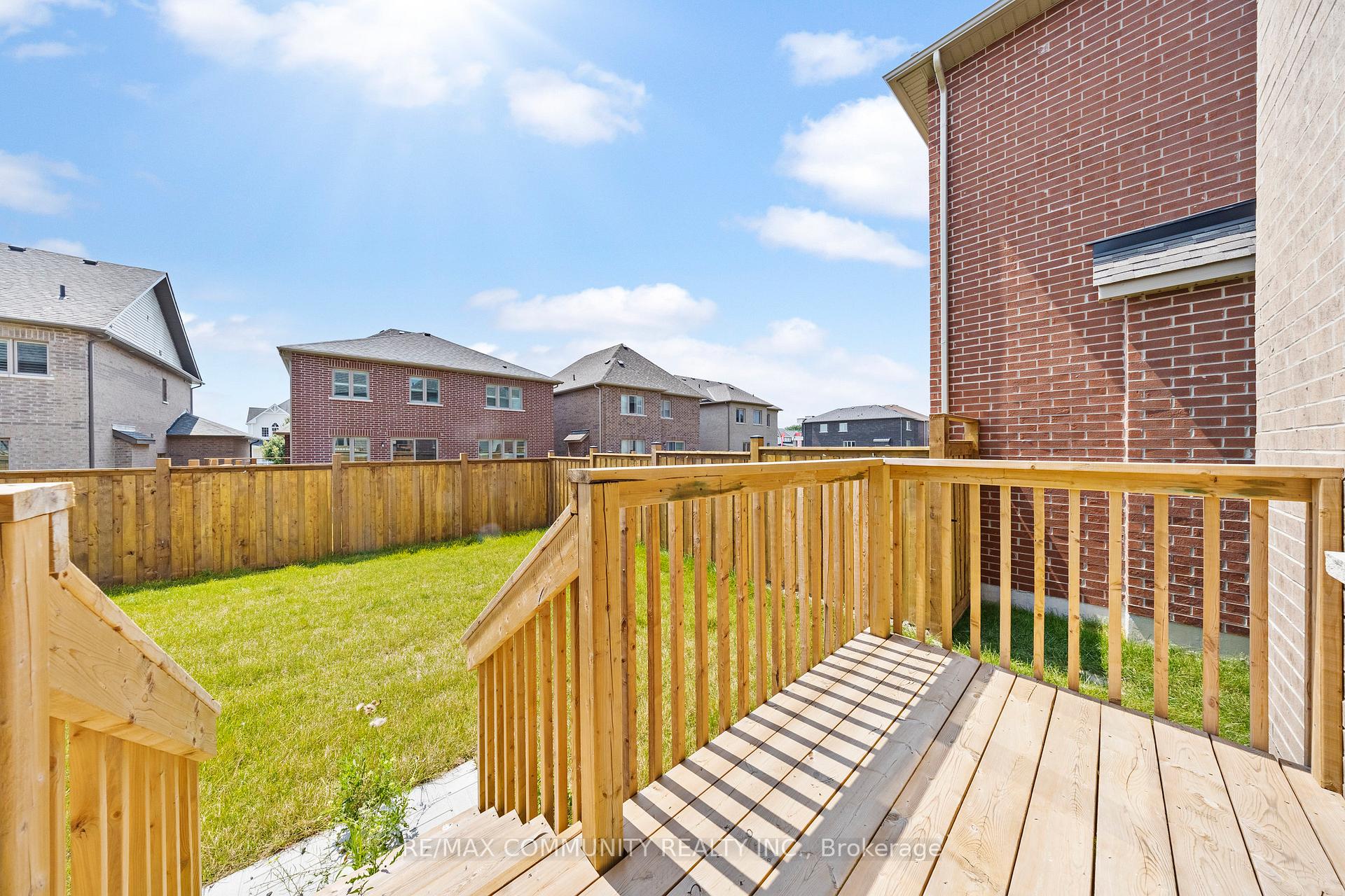 Photo 21 of 54 Wamsley Crescent, Clarington, Newcastle — HOMEH