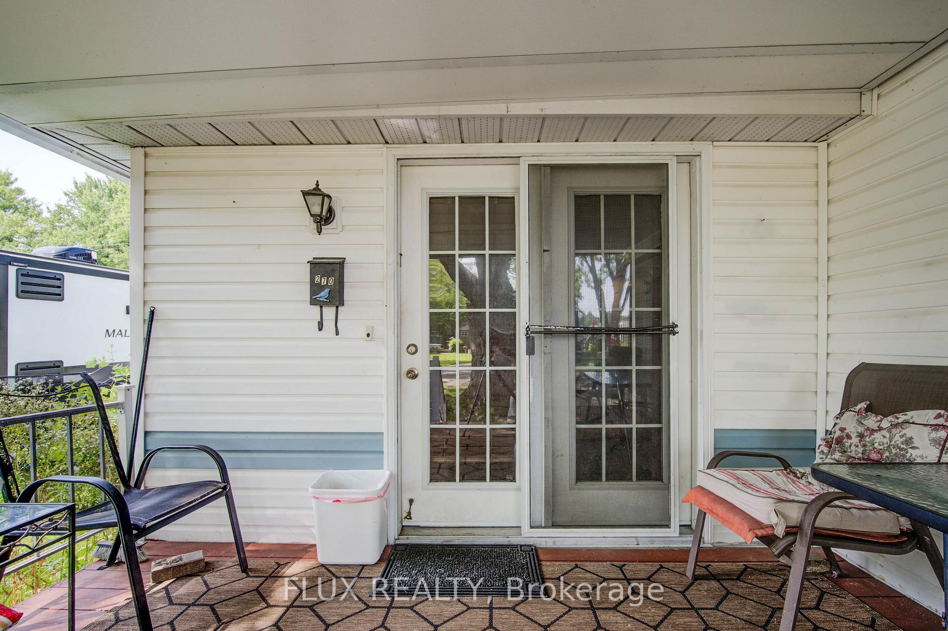 Photo 2 of Unit 270, 580 Beaver Creek Road, Waterloo, Erbsville/Laurelwood — HOMEH