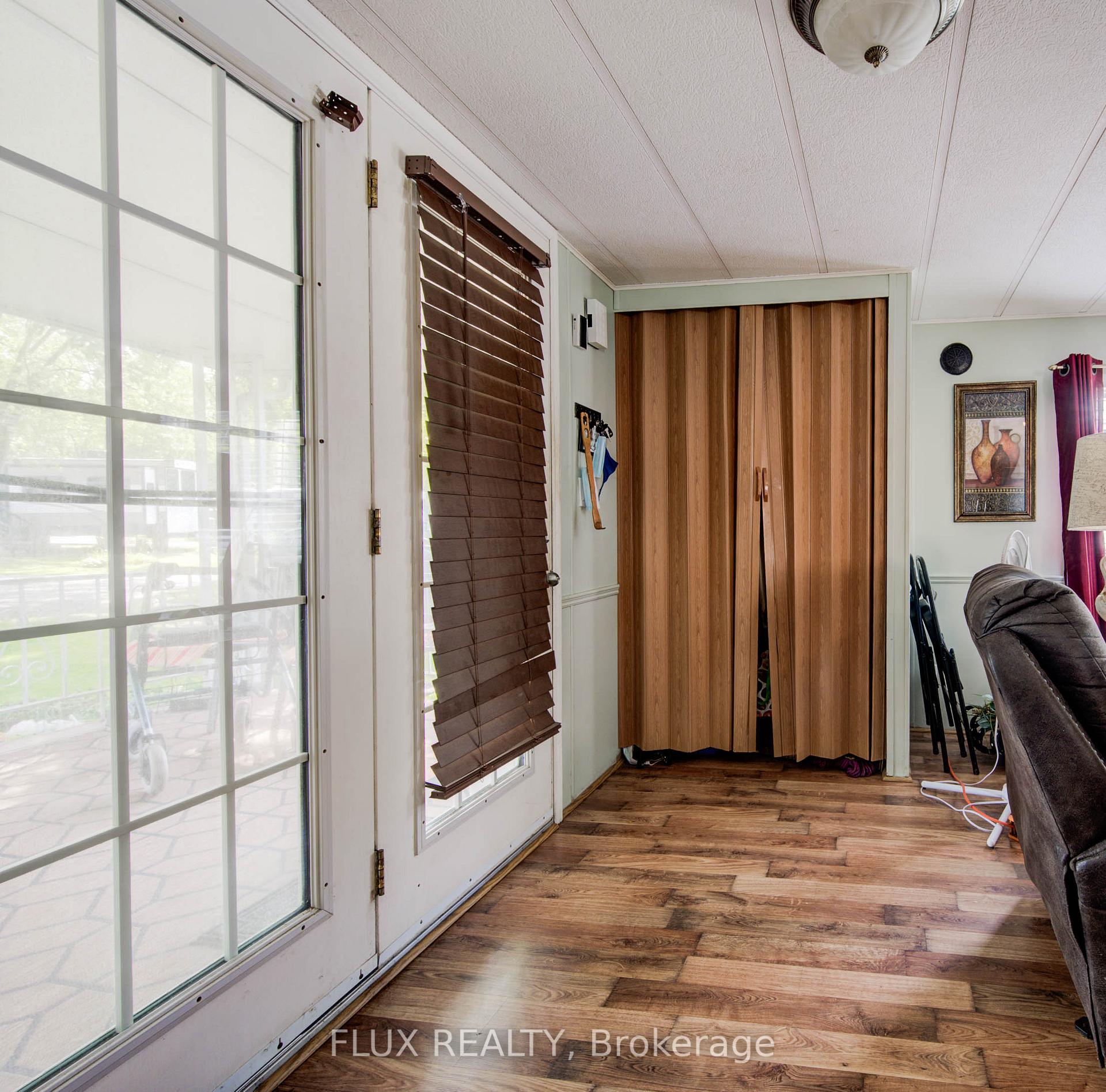 Photo 3 of Unit 270, 580 Beaver Creek Road, Waterloo, Erbsville/Laurelwood — HOMEH