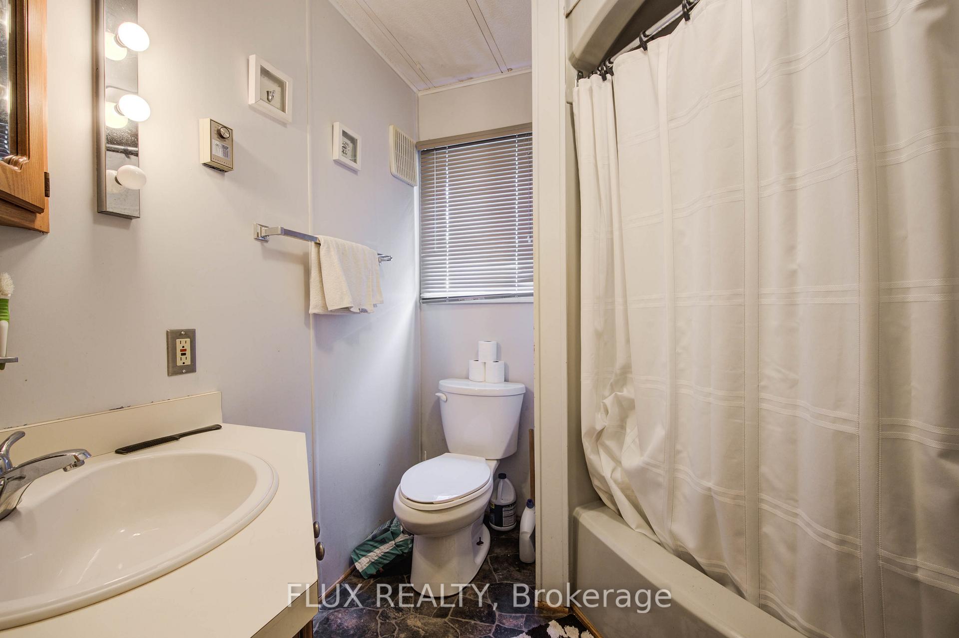 Photo 13 of Unit 270, 580 Beaver Creek Road, Waterloo, Erbsville/Laurelwood — HOMEH