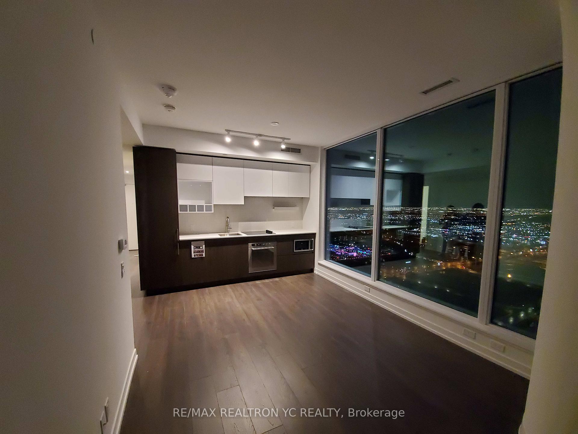 Front of Unit 5810, 5 Buttermill Avenue