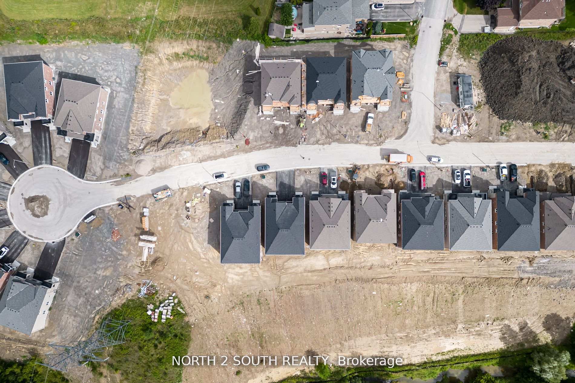 Photo 2 of 41 Virro Court, Vaughan, West Woodbridge — HOMEH