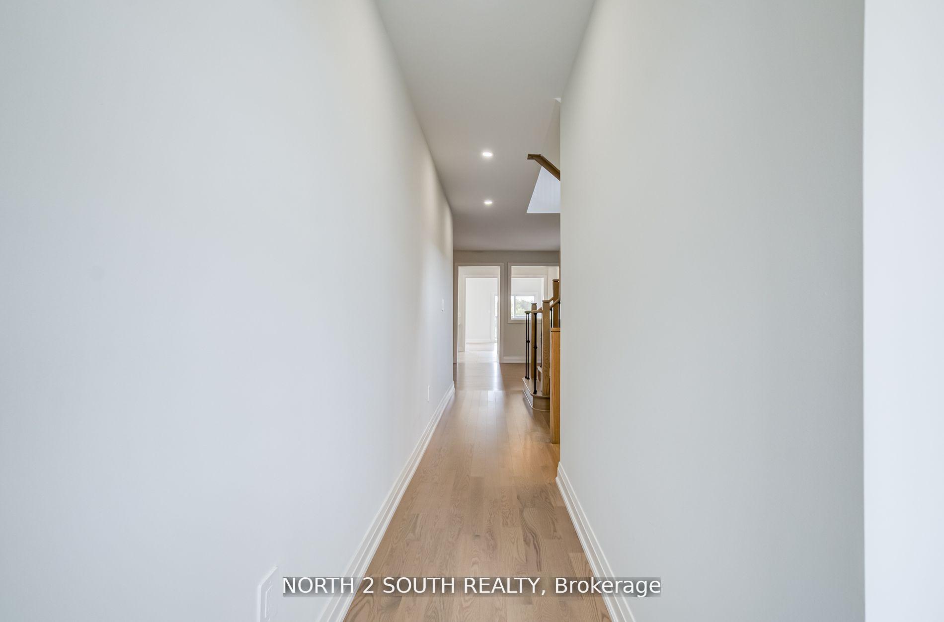 Photo 4 of 41 Virro Court, Vaughan, West Woodbridge — HOMEH