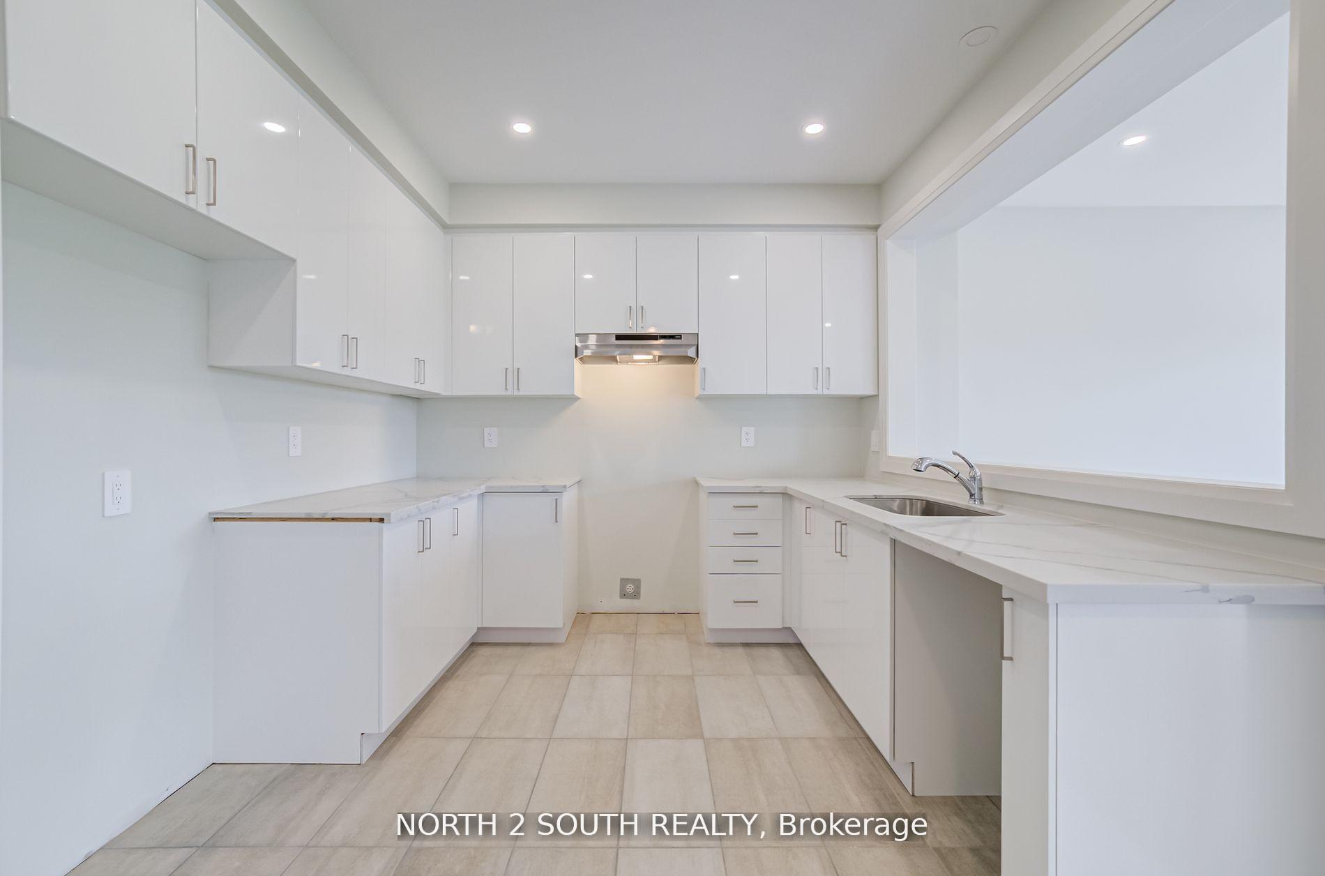 Photo 10 of 41 Virro Court, Vaughan, West Woodbridge — HOMEH