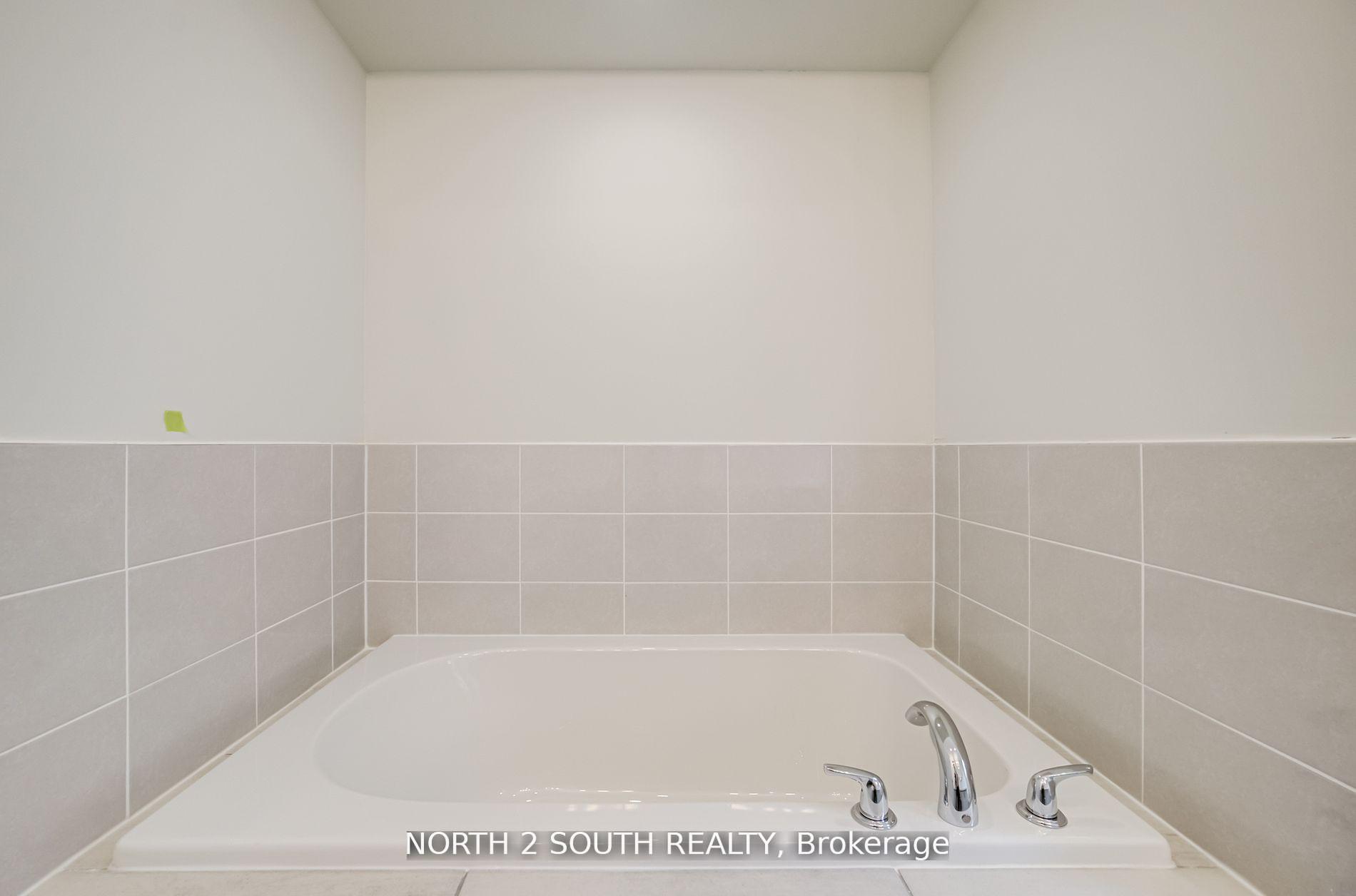 Photo 33 of 41 Virro Court, Vaughan, West Woodbridge — HOMEH