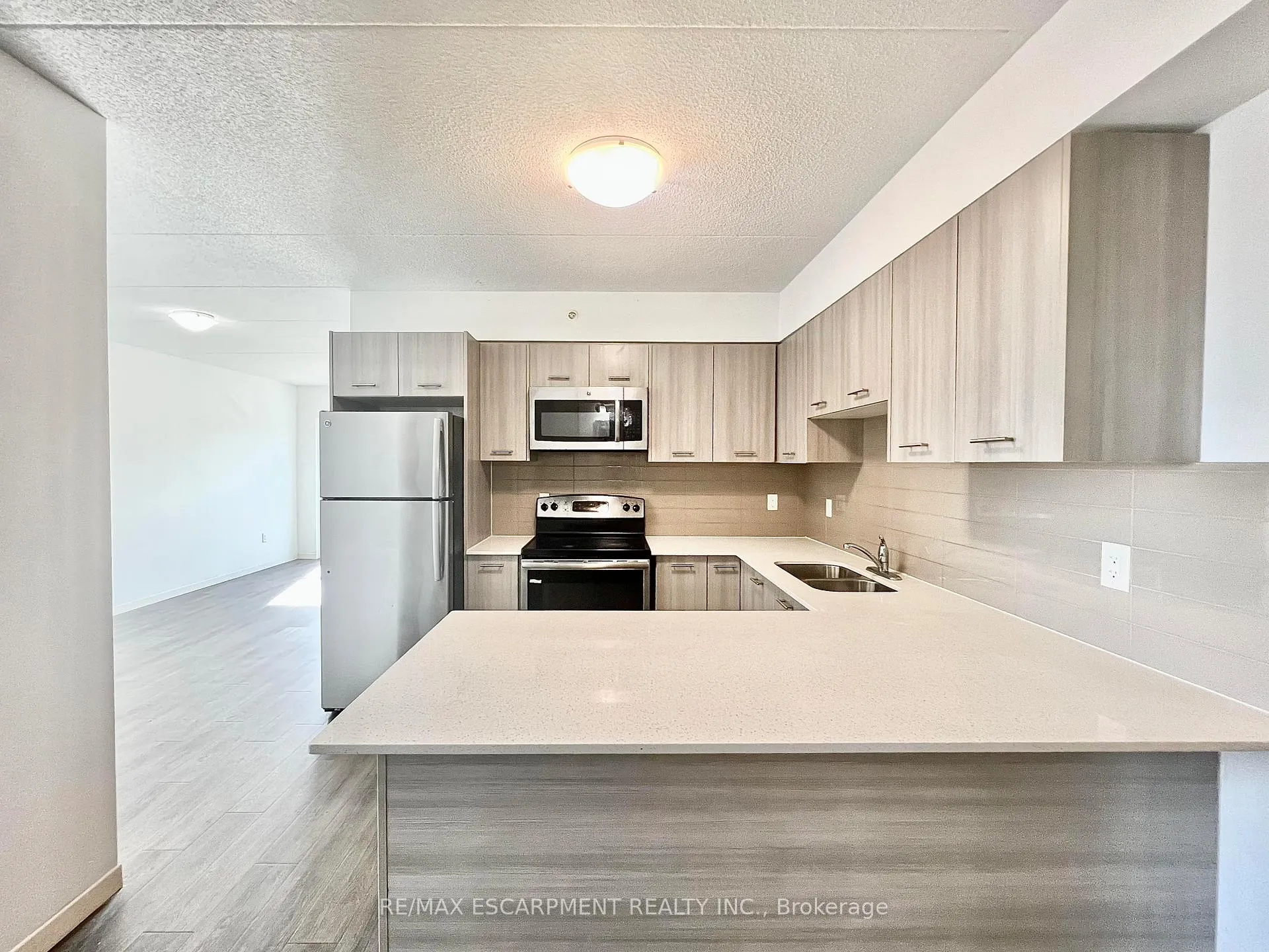 Photo 7 of Unit 1002, 220 Cannon Street E, Hamilton, Beasley — HOMEH
