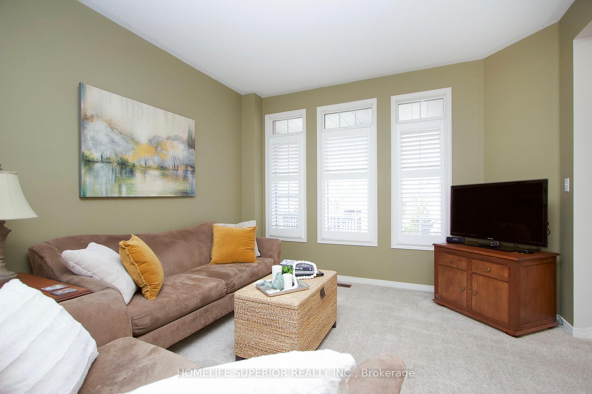 Photo 7 of 1023 Timberland Crescent S, Oshawa, Pinecrest — HOMEH