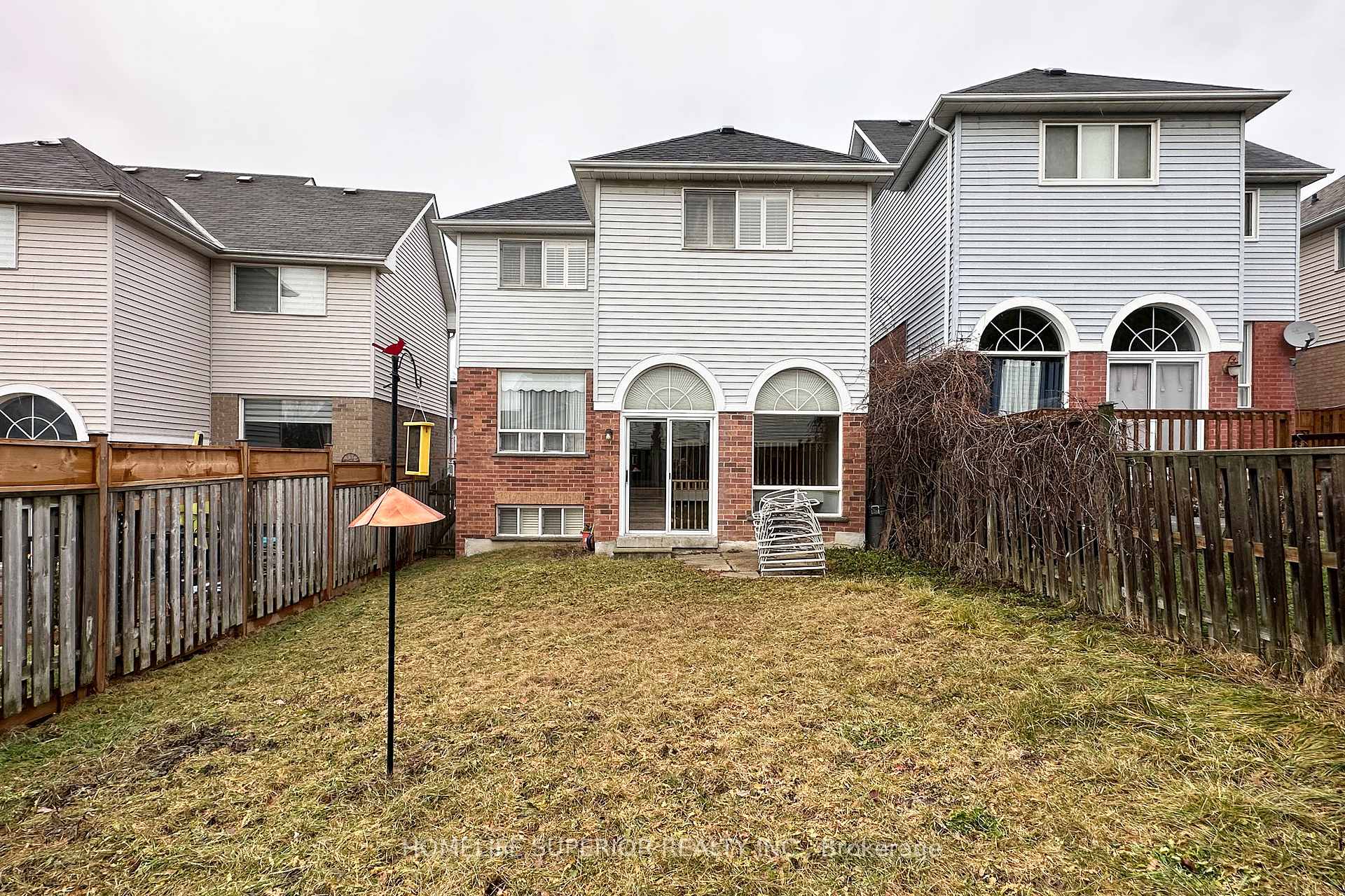 Photo 31 of 1023 Timberland Crescent S, Oshawa, Pinecrest — HOMEH