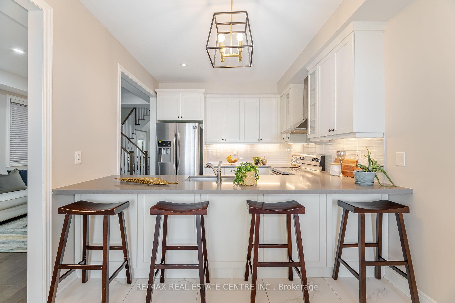 Photo 8 of 94 Little Britain Crescent, Brampton, Bram West — HOMEH