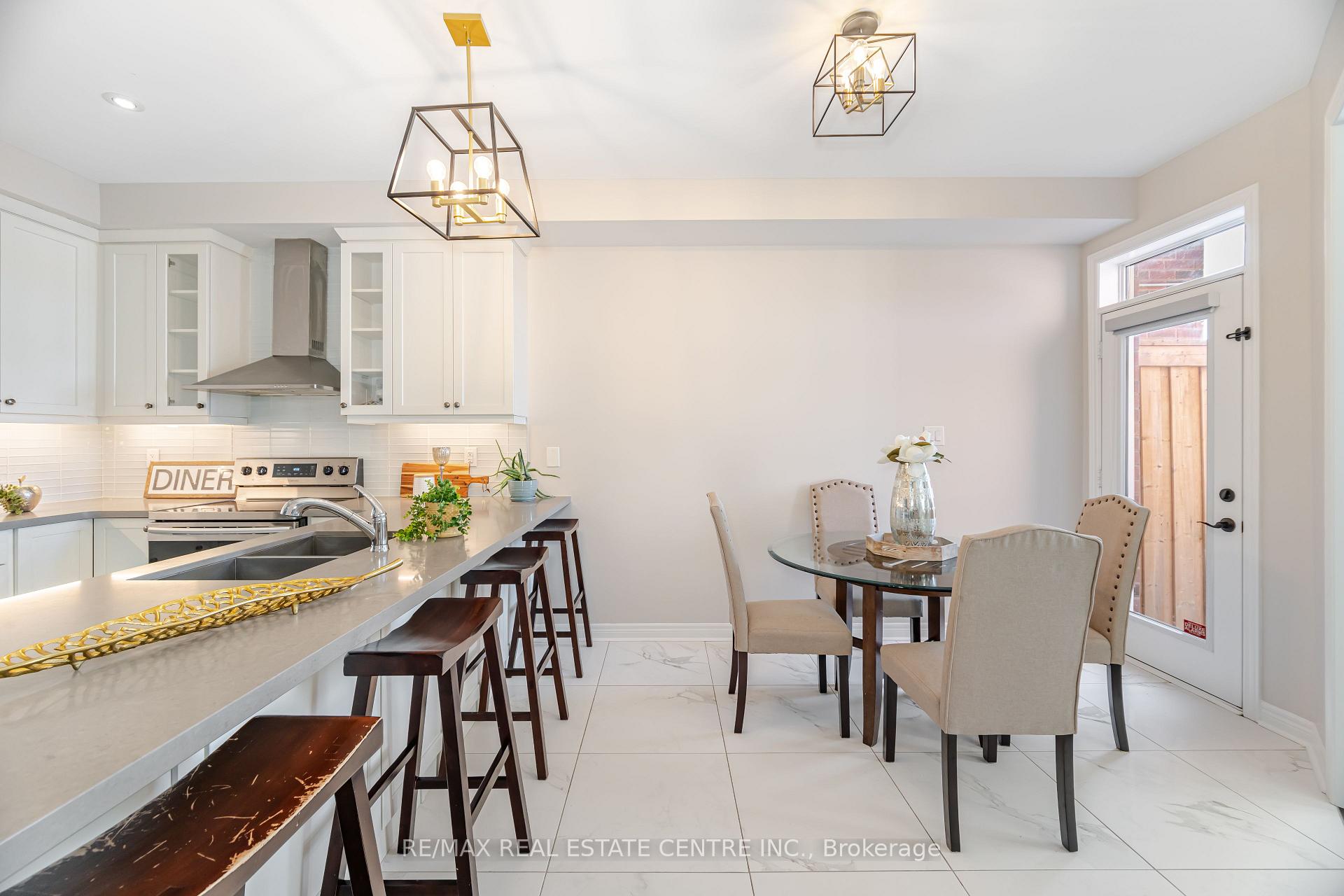 Photo 13 of 94 Little Britain Crescent, Brampton, Bram West — HOMEH