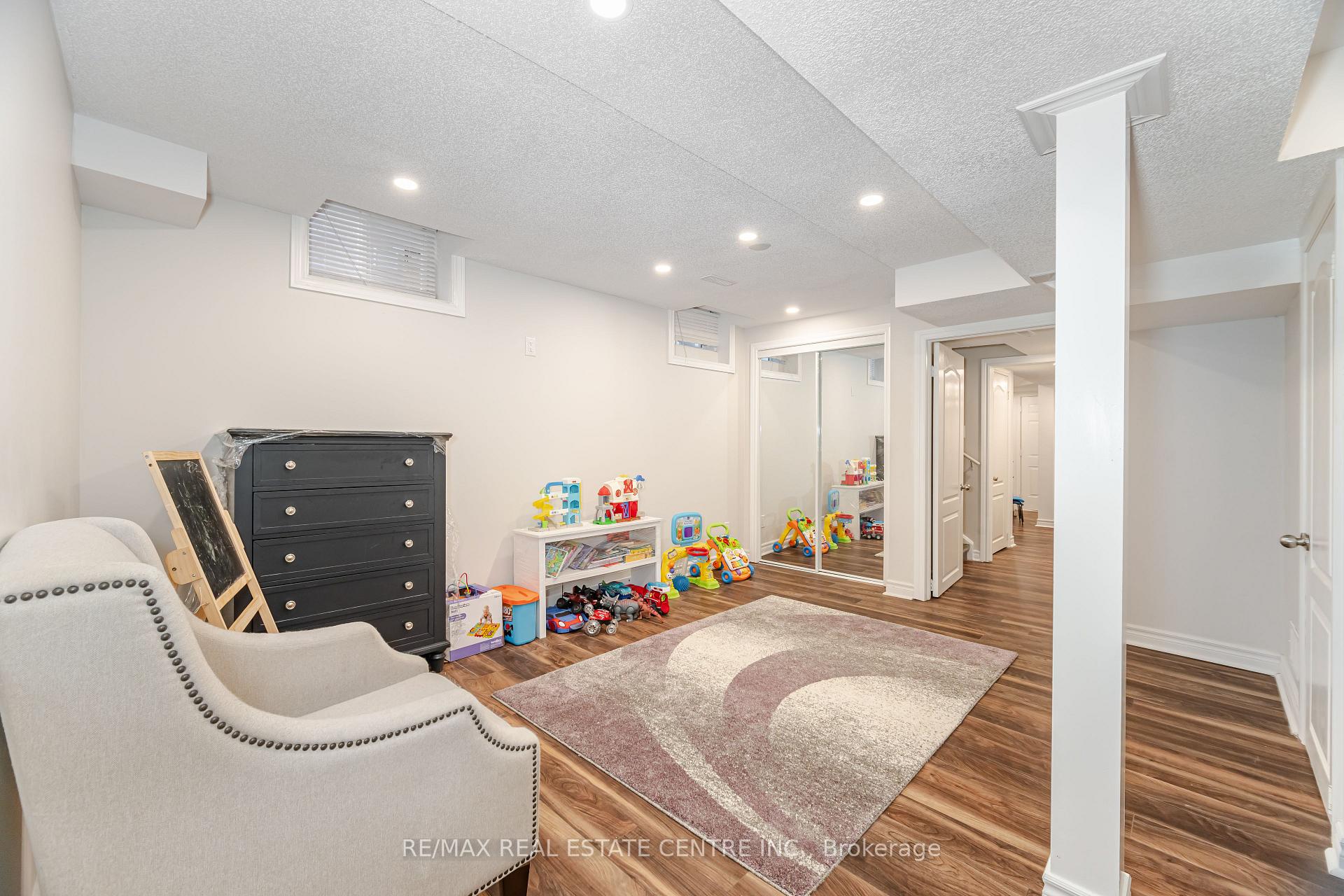 Photo 34 of 94 Little Britain Crescent, Brampton, Bram West — HOMEH