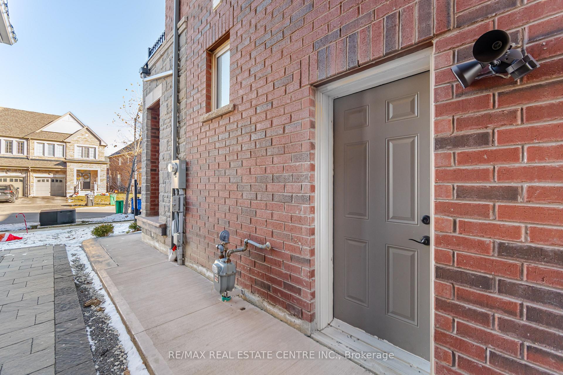 Photo 38 of 94 Little Britain Crescent, Brampton, Bram West — HOMEH