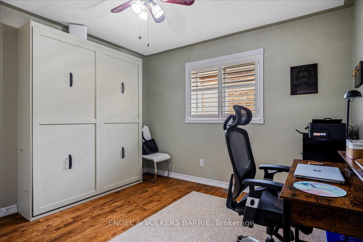 Photo 31 of 104 Crompton Drive, Barrie, Little Lake — HOMEH