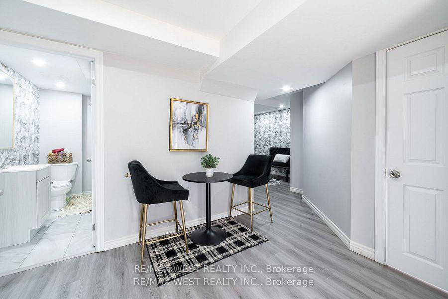 Photo 2 of Unit 44, 324 Equestrian(Basement) Way, Cambridge, Hagey — HOMEH