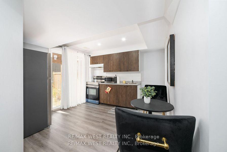 Photo 3 of Unit 44, 324 Equestrian(Basement) Way, Cambridge, Hagey — HOMEH