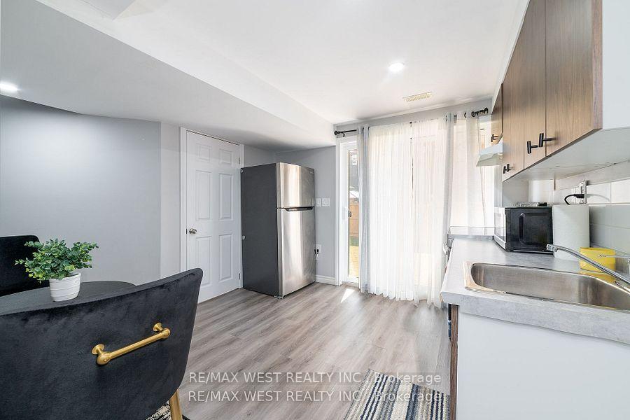 Photo 4 of Unit 44, 324 Equestrian(Basement) Way, Cambridge, Hagey — HOMEH