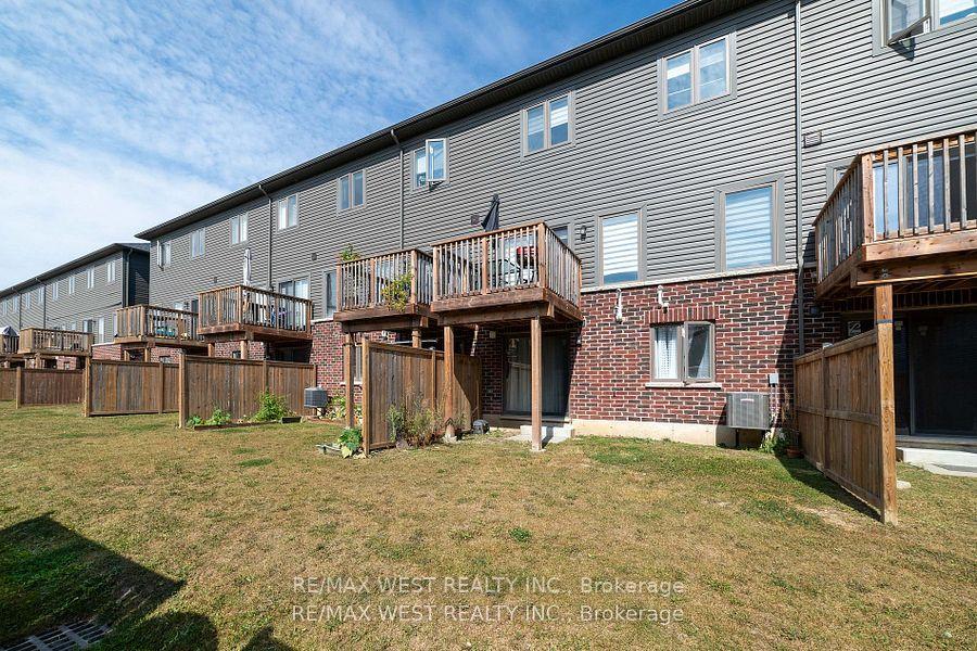 Photo 8 of Unit 44, 324 Equestrian(Basement) Way, Cambridge, Hagey — HOMEH