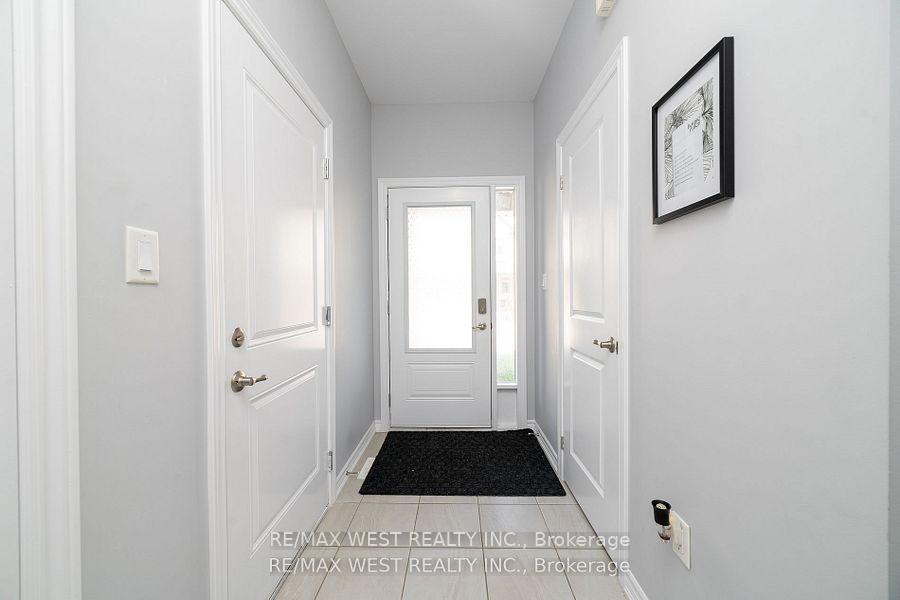 Photo 11 of Unit 44, 324 Equestrian(Basement) Way, Cambridge, Hagey — HOMEH
