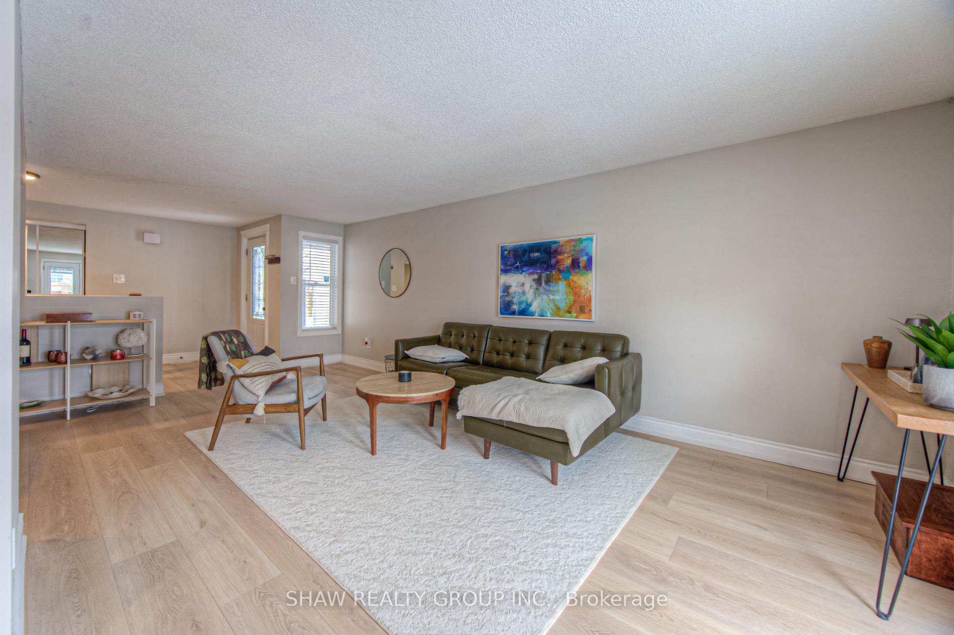 Photo 6 of 156 Carter Crescent, Cambridge — HOMEH