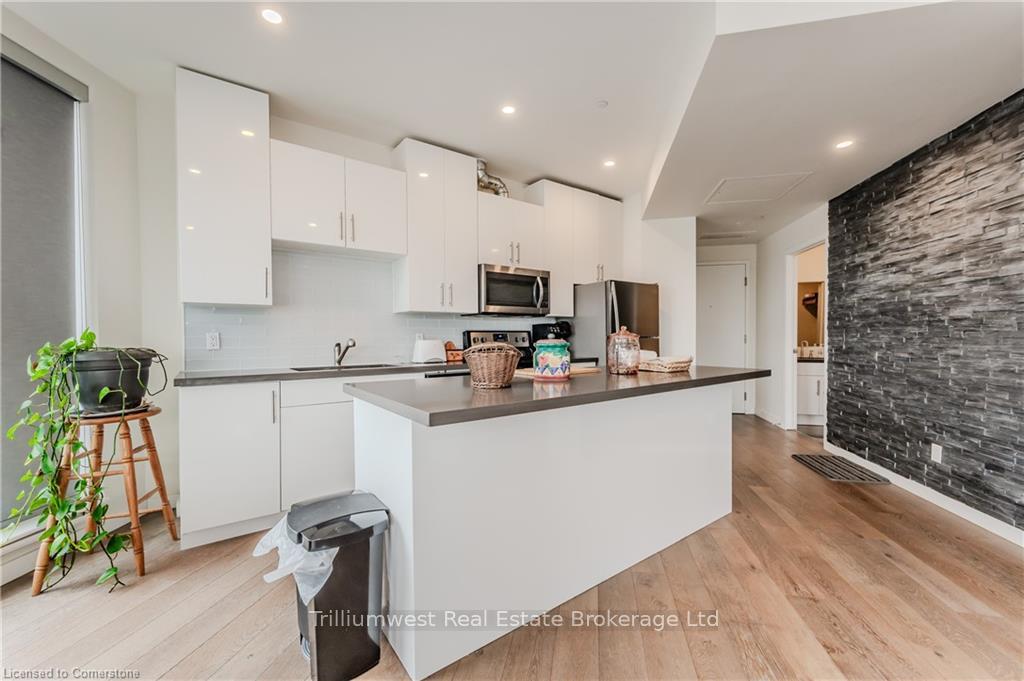 Photo 14 of Unit 601, 690 King Street W, Kitchener — HOMEH