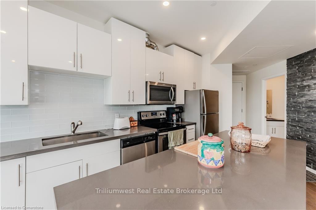 Photo 16 of Unit 601, 690 King Street W, Kitchener — HOMEH