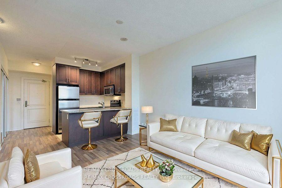 Photo 5 of Unit 302, 9245 Jane Street, Vaughan, Maple — HOMEH