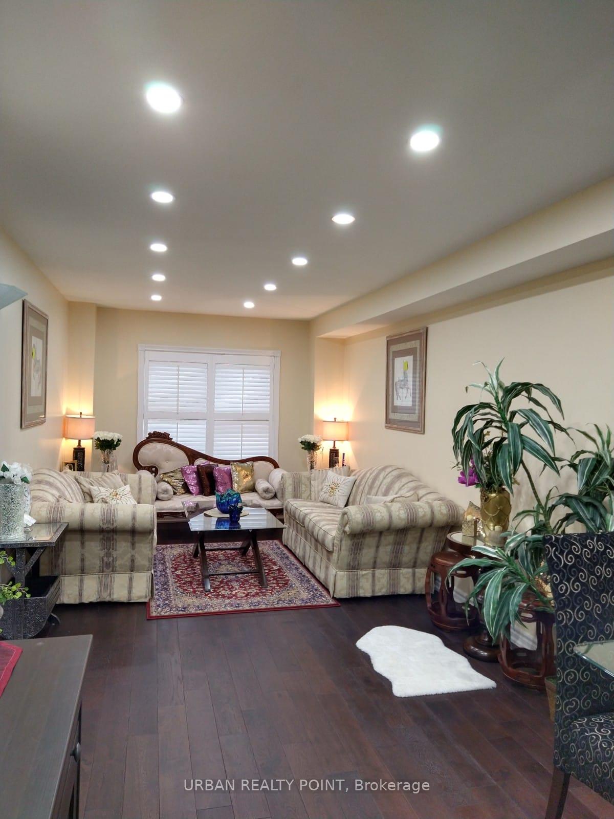 Photo 1 of 154 Clarion Crescent, Markham, Middlefield — HOMEH