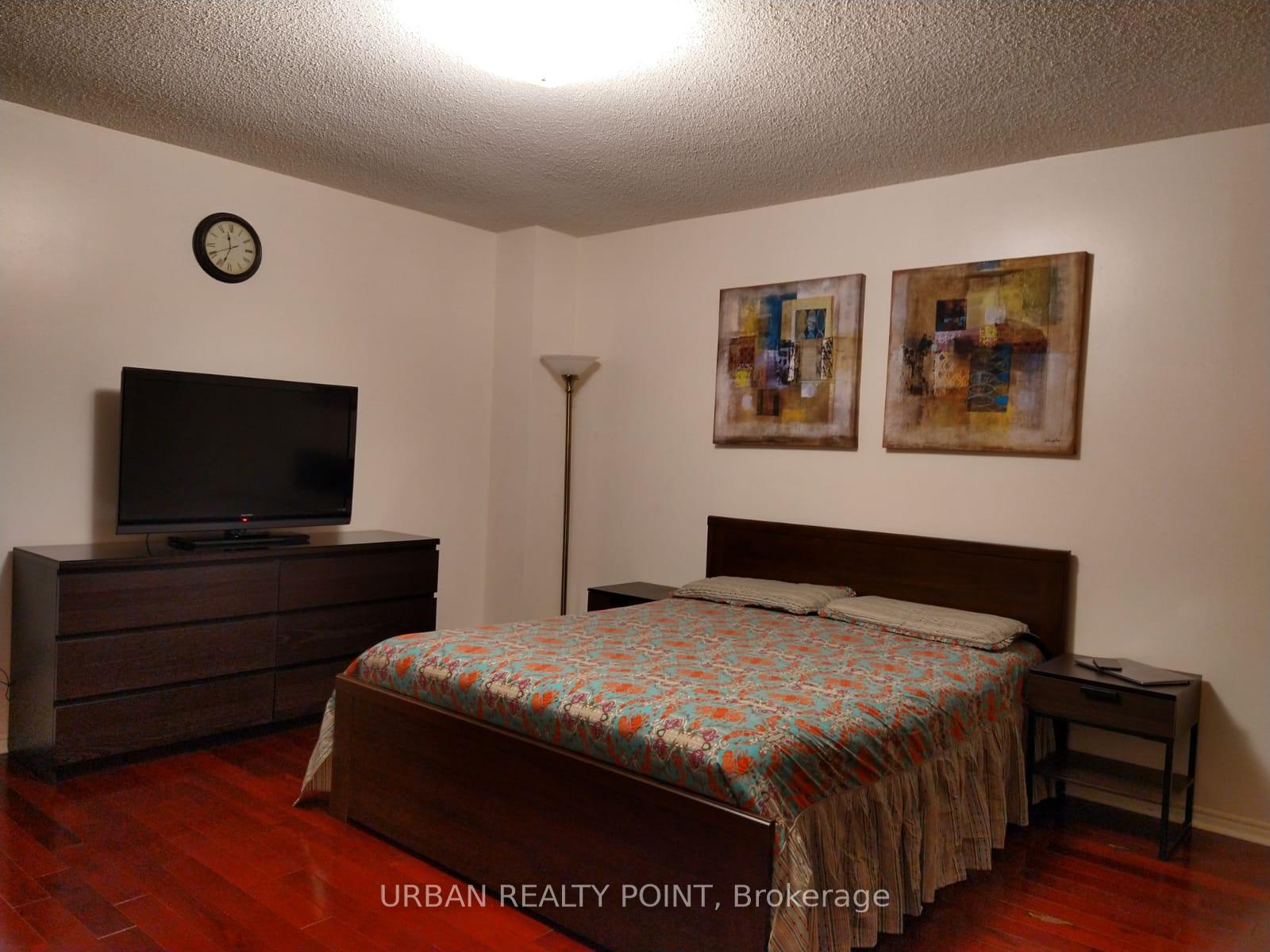 Photo 2 of 154 Clarion Crescent, Markham, Middlefield — HOMEH