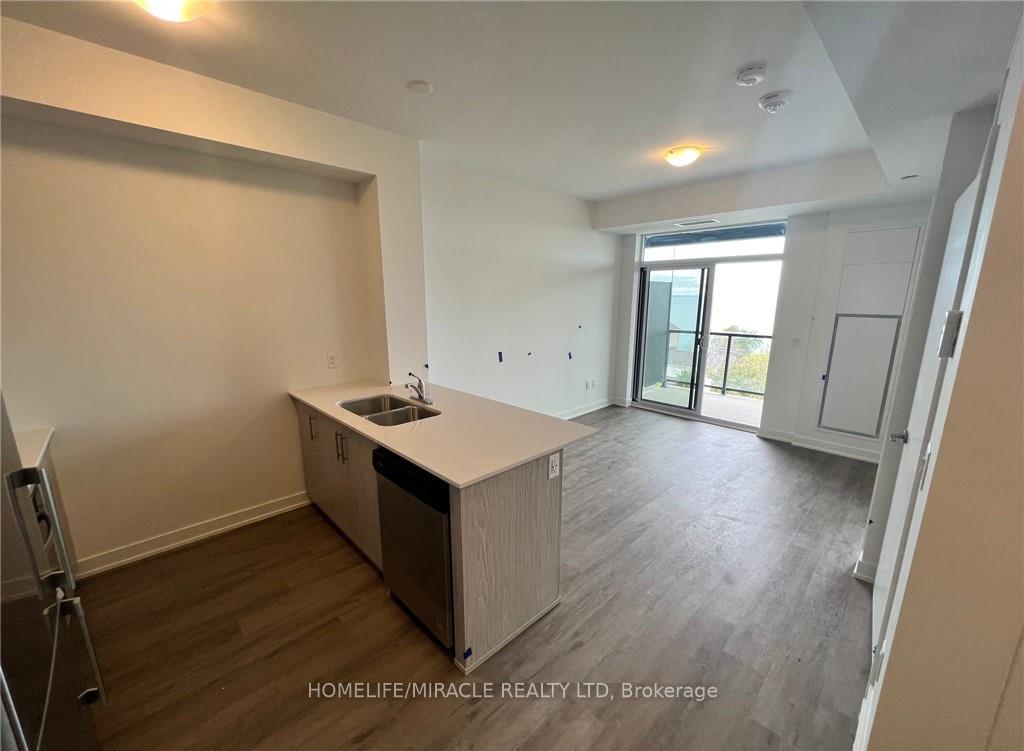 Photo 2 of Unit 513, 600 North Service Road, Hamilton, Lakeshore — HOMEH
