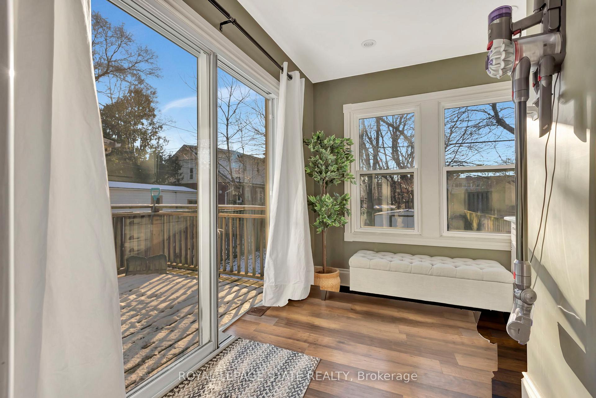 Photo 11 of 131 Arkell Street, Hamilton, Westdale — HOMEH