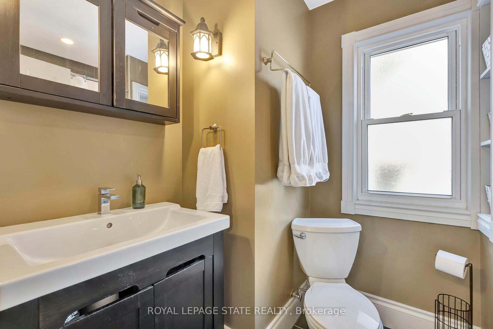 Photo 16 of 131 Arkell Street, Hamilton, Westdale — HOMEH