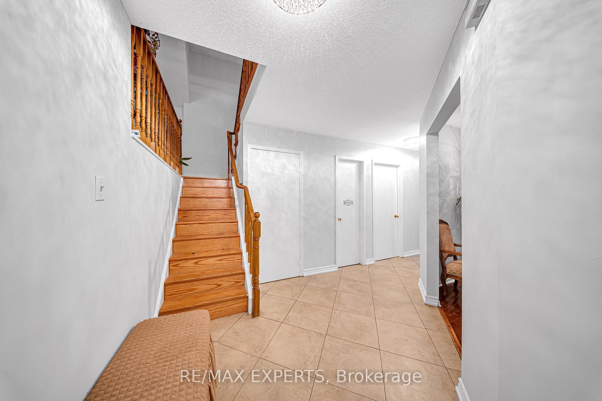 Photo 3 of 68 Wicks Drive, Ajax, Central East — HOMEH