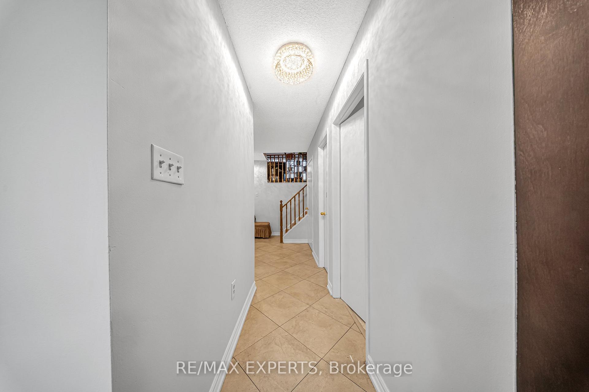 Photo 4 of 68 Wicks Drive, Ajax, Central East — HOMEH