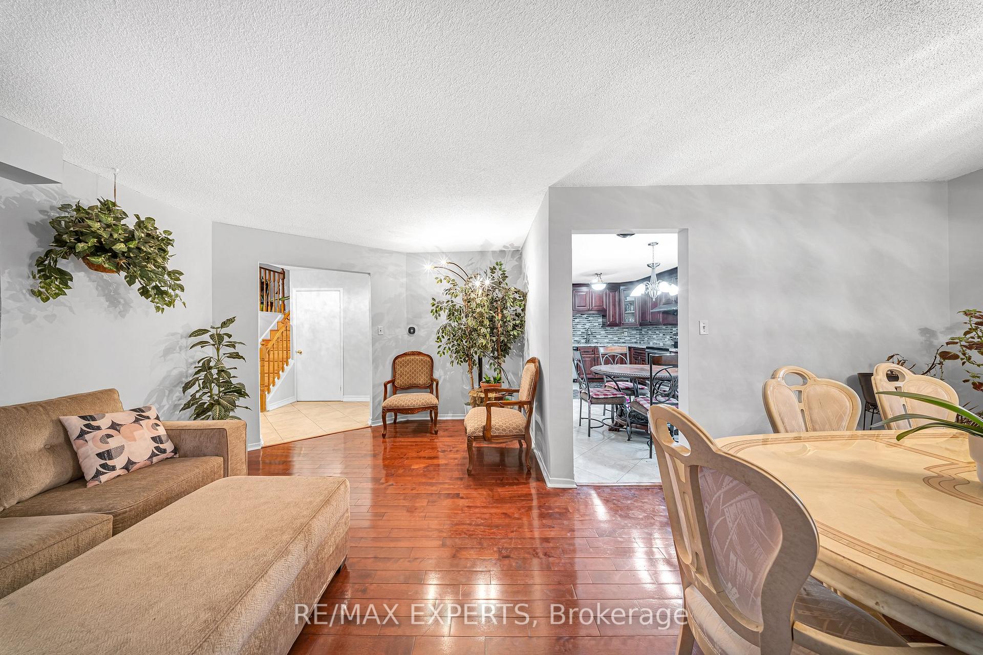 Photo 8 of 68 Wicks Drive, Ajax, Central East — HOMEH