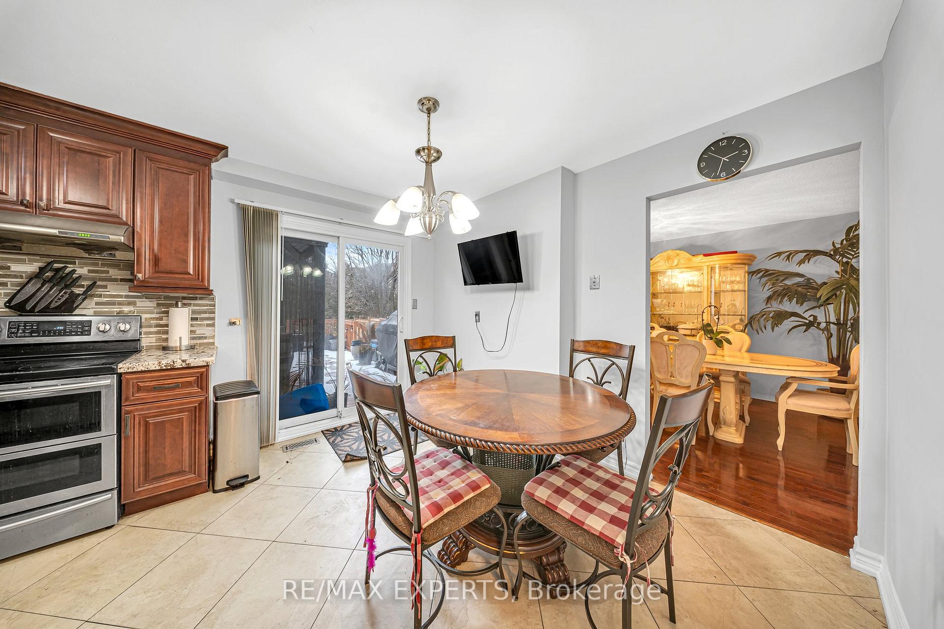 Photo 10 of 68 Wicks Drive, Ajax, Central East — HOMEH