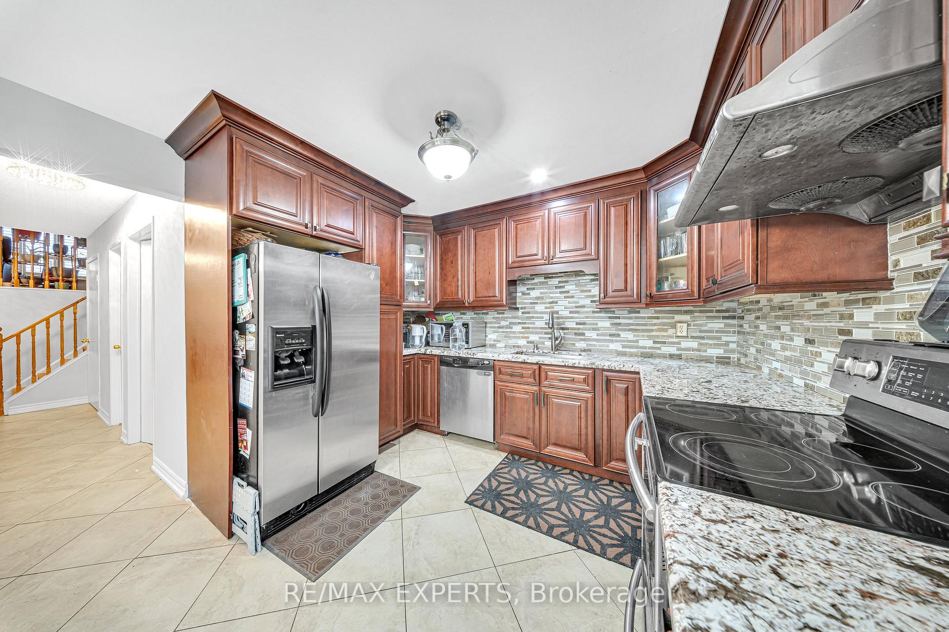 Photo 12 of 68 Wicks Drive, Ajax, Central East — HOMEH