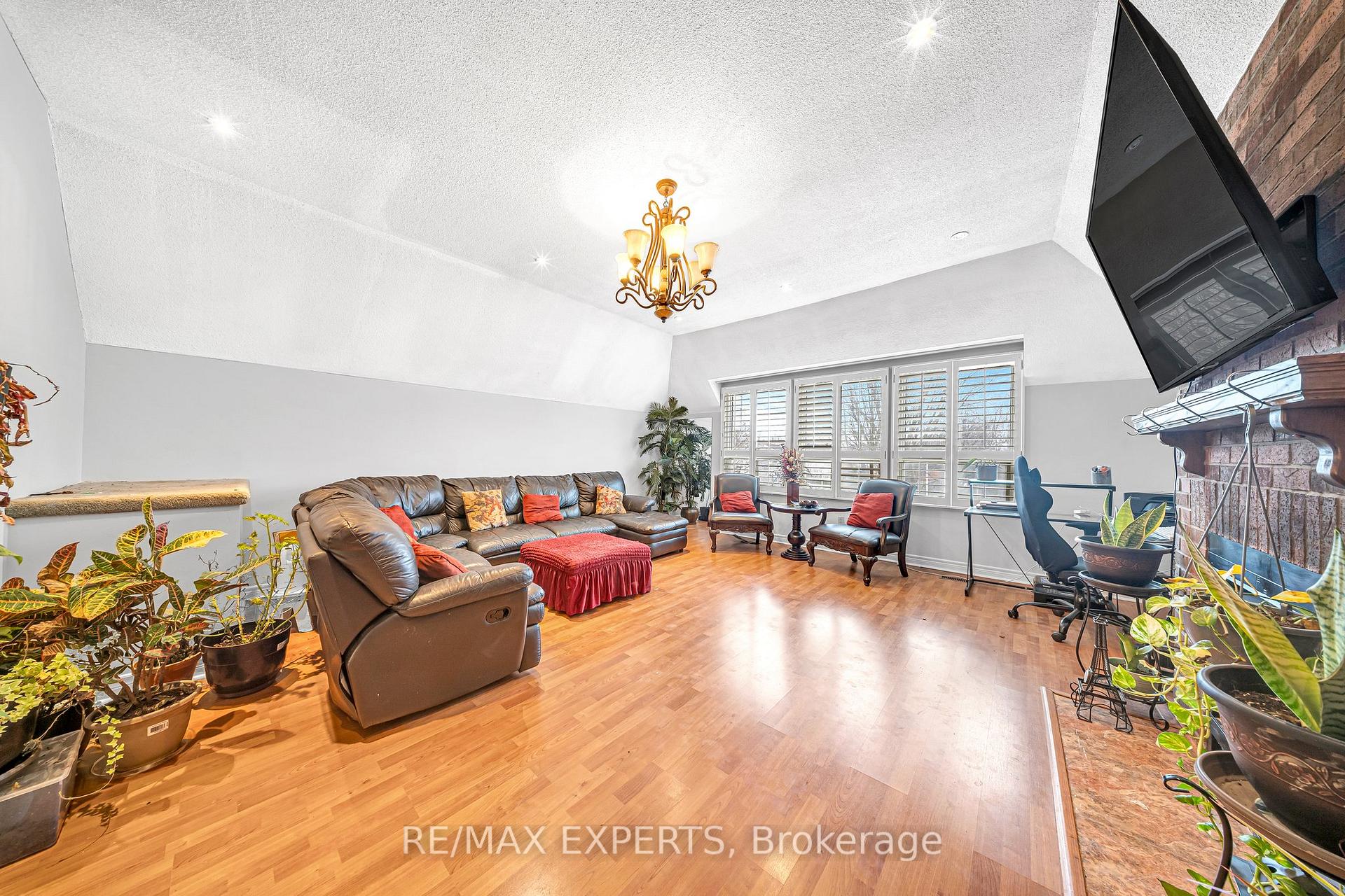 Photo 15 of 68 Wicks Drive, Ajax, Central East — HOMEH
